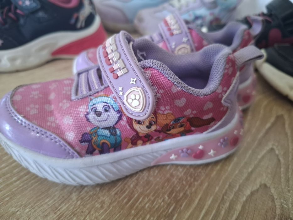 Buty dla dziewczynki r24 i 25