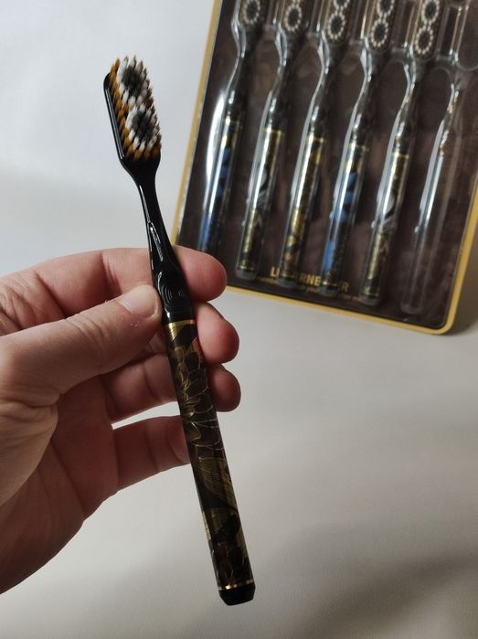 Мягкая Дизайнерская Зубная Щетка