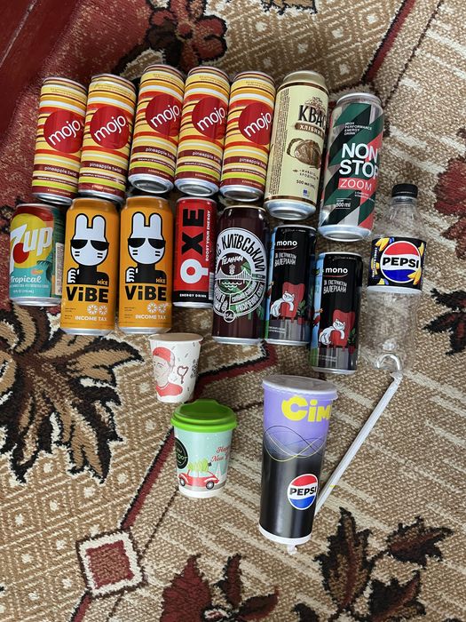 Баночки стакани пляшки від напоїв для колекції