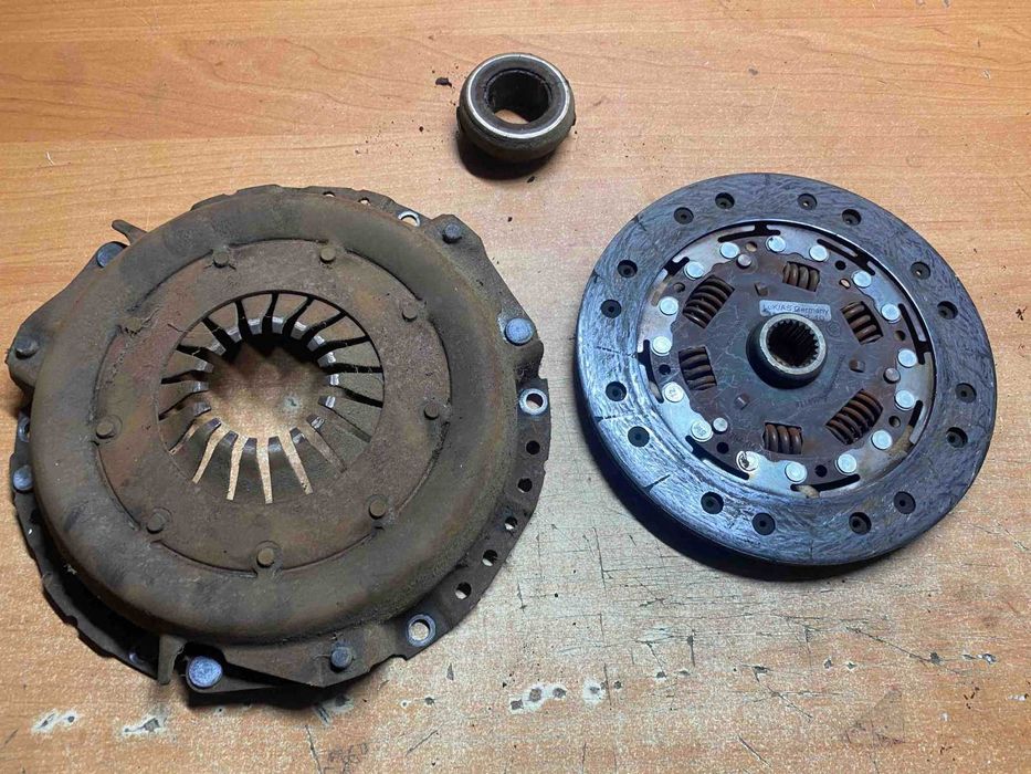 комплект щеплення диск корзина вижимний Форд Сієрра 1.8 бензин