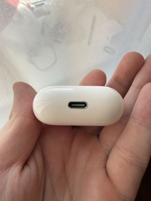 AirPods 4 без шумодава