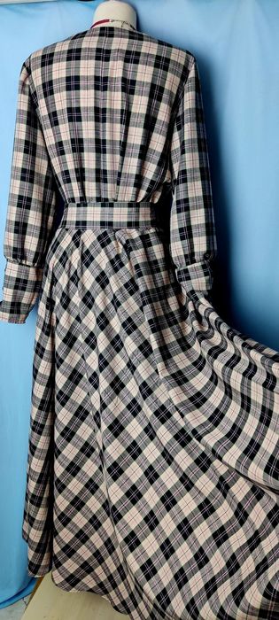 Sukienka  z wiskozy w kratkę roz. 4042/44