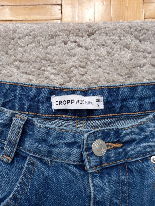 Jeansy z dziurami Cropp S 36 prawie nowe