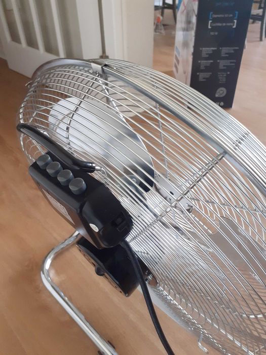 Ventoinha de chão Becken Nova
