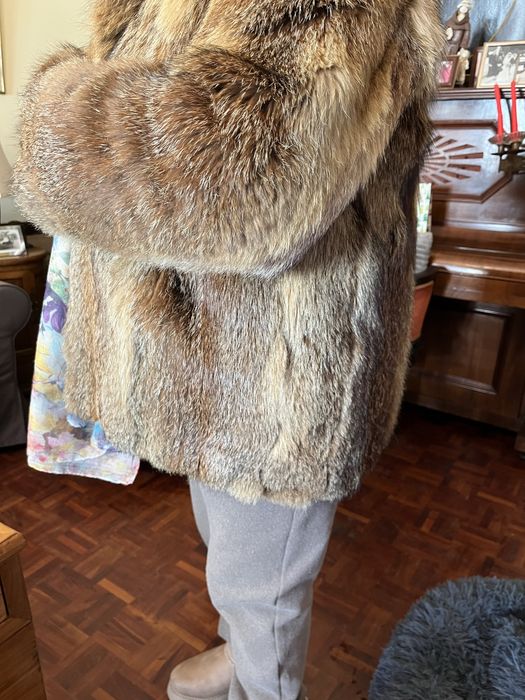 Casaco de peles verdadeiras de raposa em óptimo impecável .