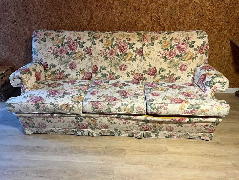 Sofá flores 3 lugares
