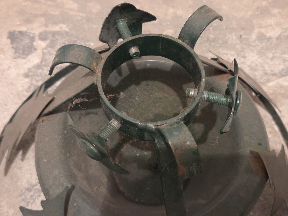 Stojak pod choinkę metalowy regulowany