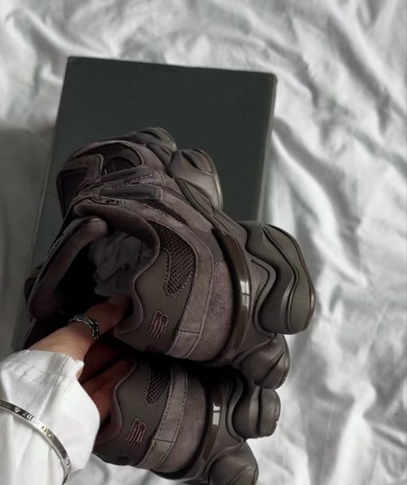 New balance 9050 brown