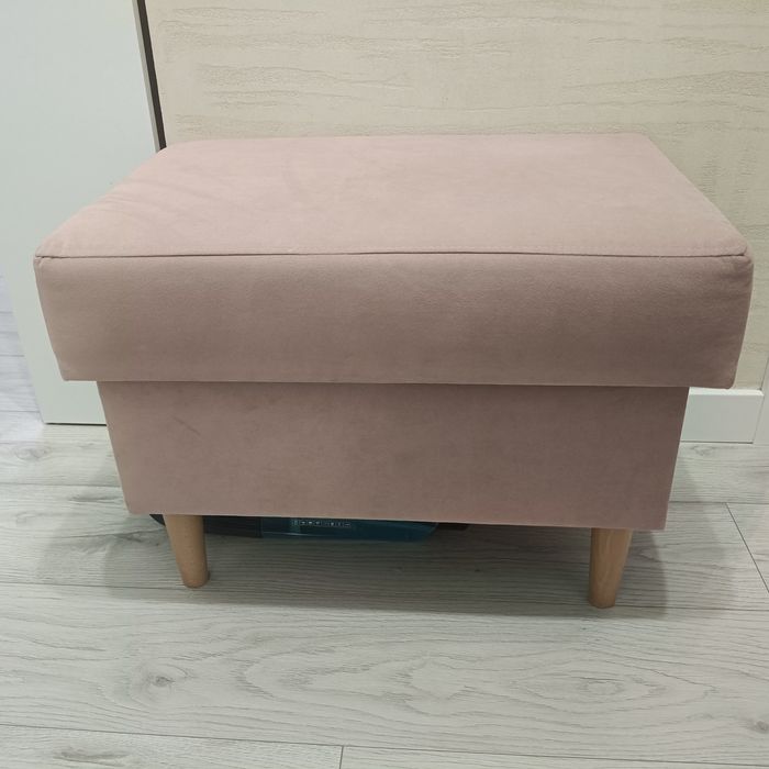 Puf pudrowy róż otwierana