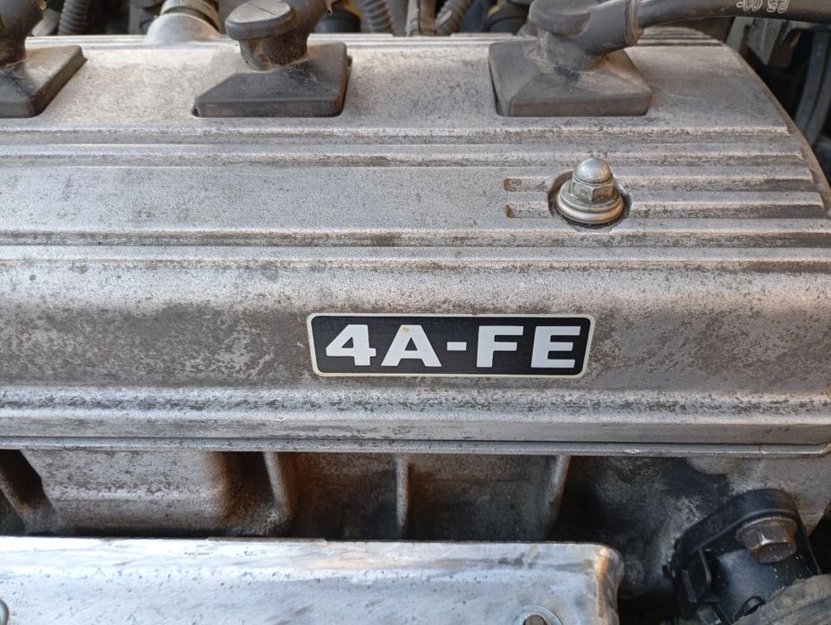 Тойота авенсіс,1.6, бензин