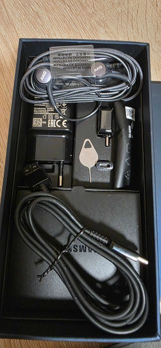 Samsung Galaxy Note 9-pełen komplet od producenta.