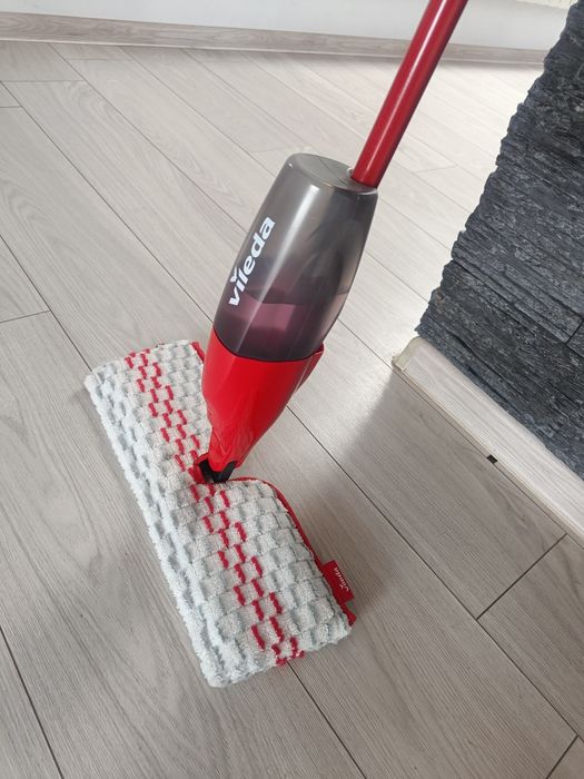 Mop Vileda z pojemnikiem na wodę
