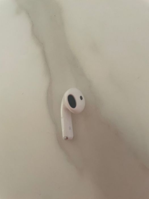 Apple AirPods 4