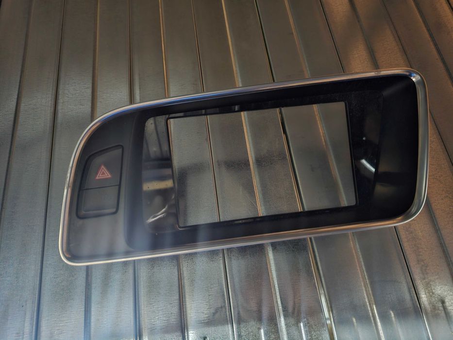 Konsola Środkowa Radio GPS Audi Q5 8R Lift 16r 2.0TDI CNH Części