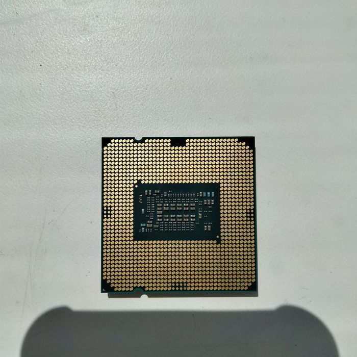 Intel i7 (7700 )