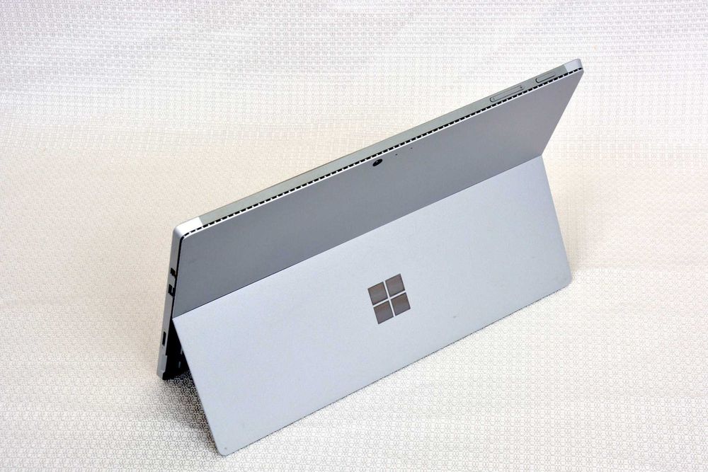Surface Pro 5 - Intel i5 6300U- Ram 8GB- Ssd 256GB - 12.3" - Windows 11 Pro - Portugues