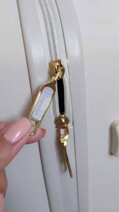 Валіза велика якісна