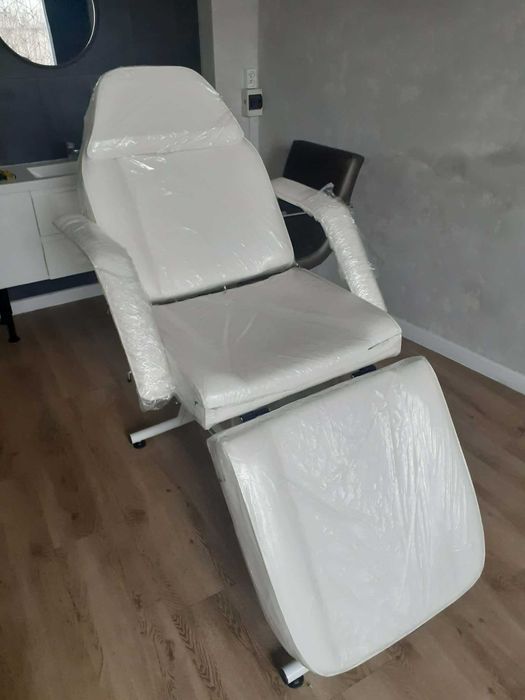 Fotel kosmetyczny z kuwetami