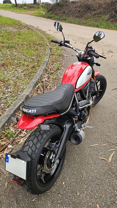Ducati Scrambler Ícon Red 800