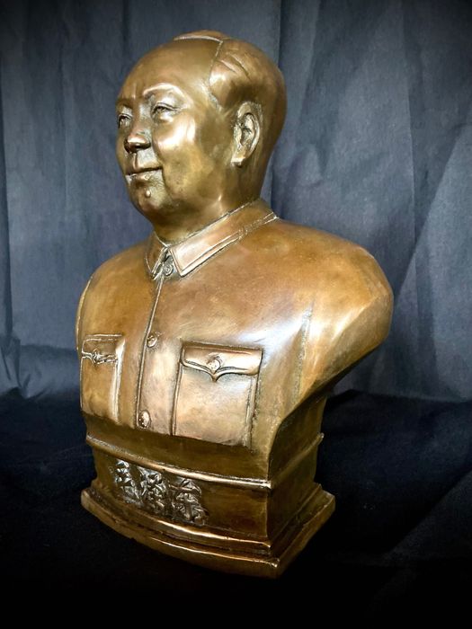 Busto em bronze de Mao Tse Tung