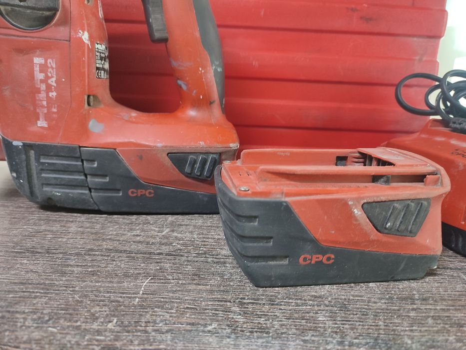 Młotowiertarka Hilti TE 4-A22 2 akumulatory / ładowarka /walizka /30 wierteł