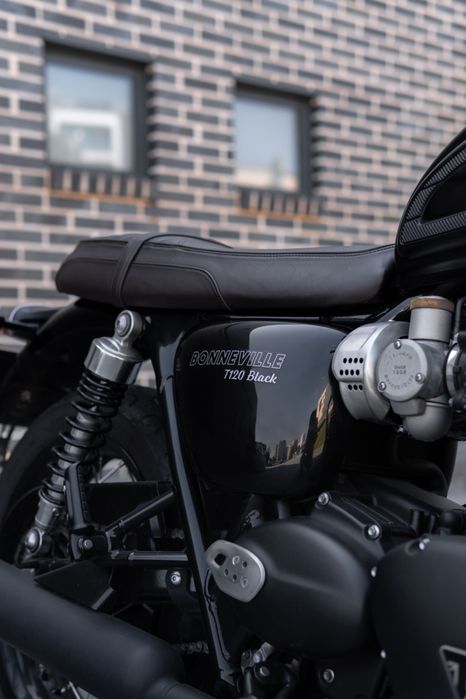 2022 Triumph Bonneville T120 Black Edition