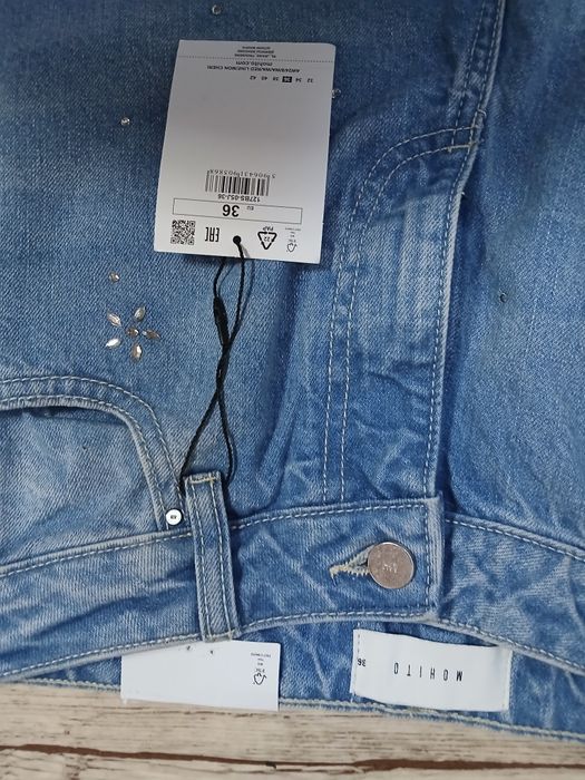 Piękne jeansy z kryształkami