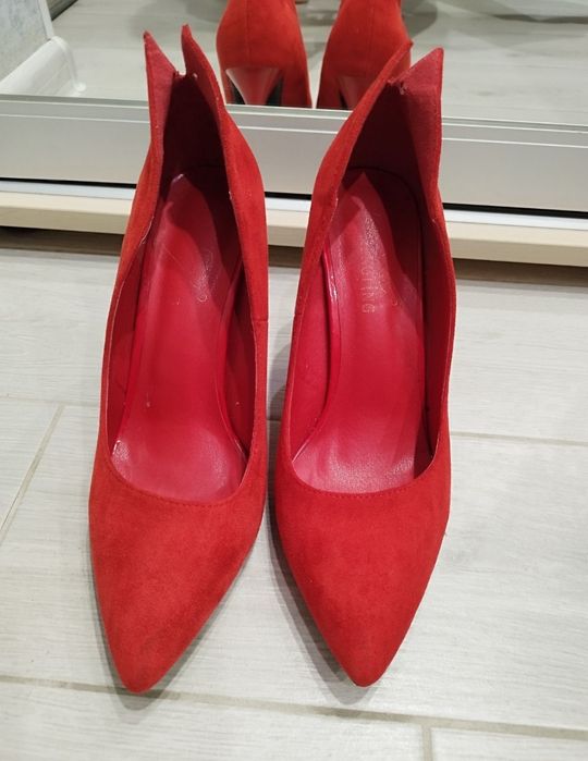 Продам женскую обувь