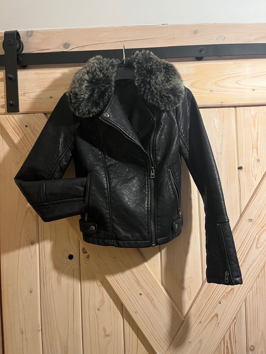 Kurtka, ramoneska z dopinanym furtxanym kołnierzem