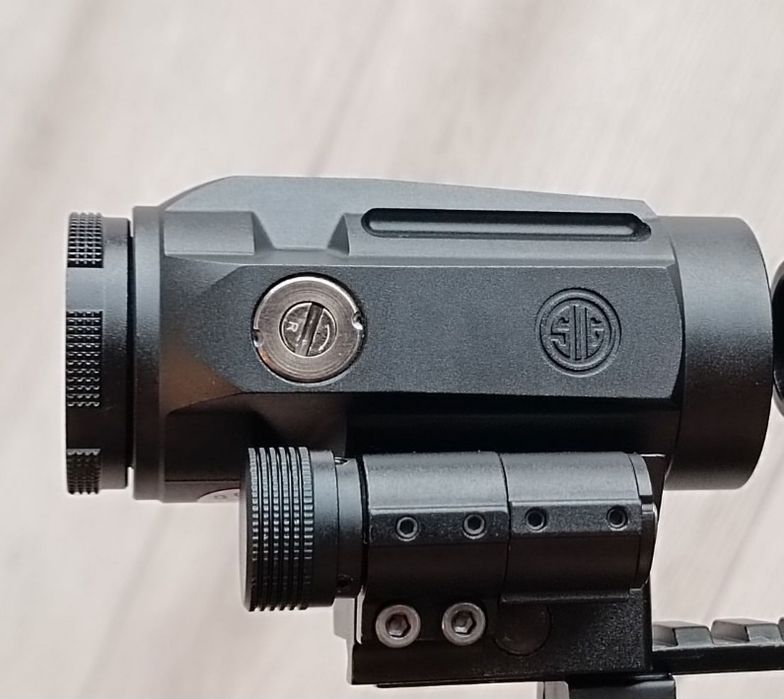 Увеличитель, магнифер  Sig Sauer Juliet5-Micro 5x magnifier