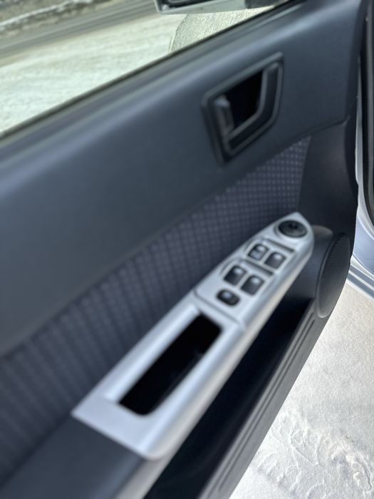 Хюндай гец 2008 року 1.4 бензин Автомат