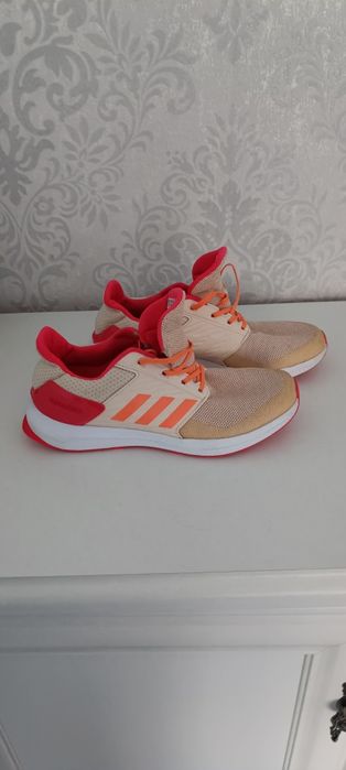 Buty sportowe Adidas damskie