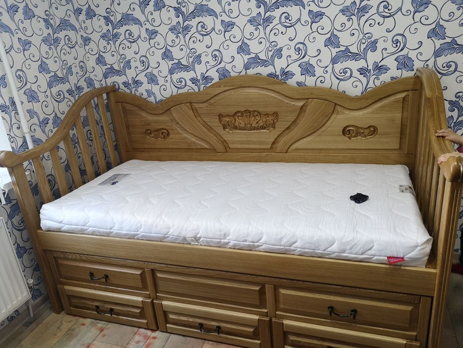 Продам дерев'яне ліжко з масиву дерева Дуб