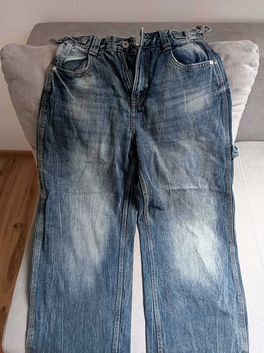 Spodnie dziewczęce firmy Bershka