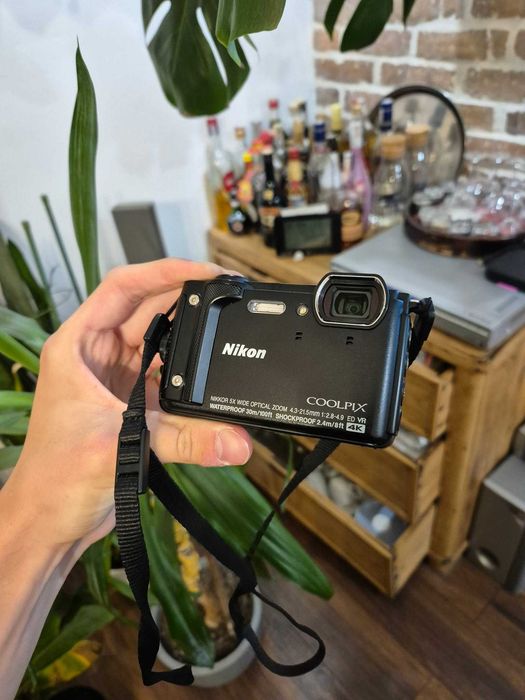 Nikon Coolpix W300 + oryginalna bateria + ładowarka