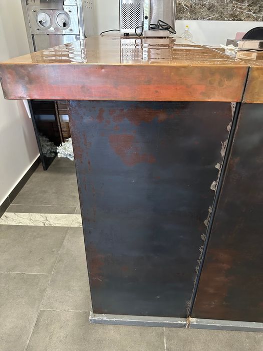Balcão de Bar em L – Estilo Industrial – Tampo e Acabamento em Cobre
