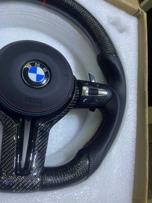 Volante BMW M Performance C/ Carbono e Pele Perfurada