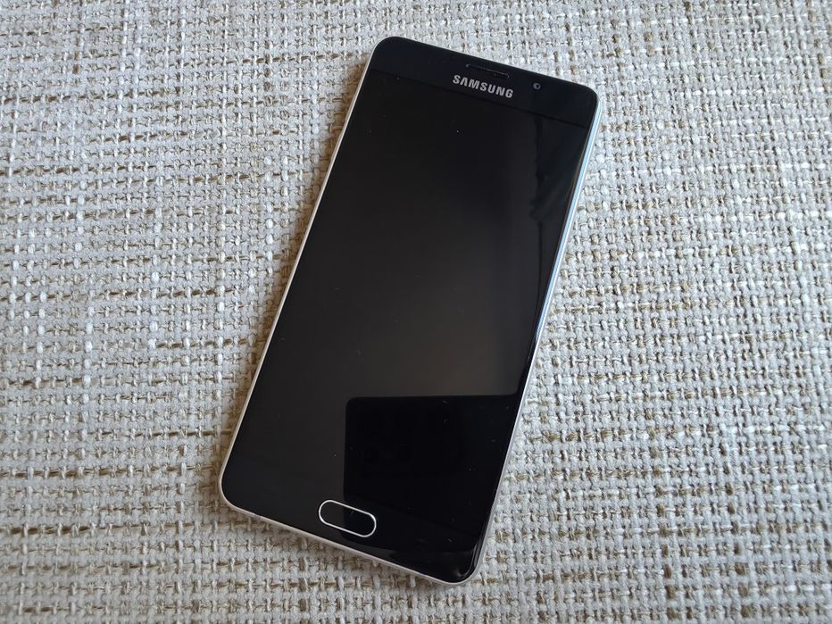 Мобільний телефон Samsung Galaxy A7 Dual sim 3/16Gb