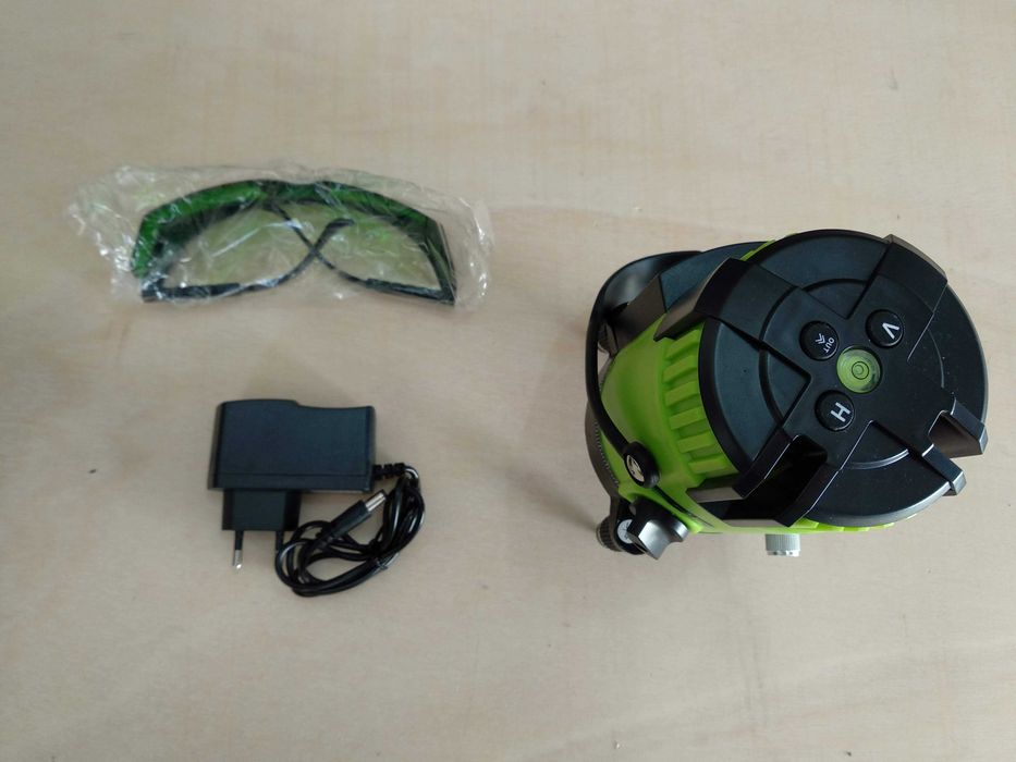 New 3D Green Laser Level, Includes Tripod64586356232707124