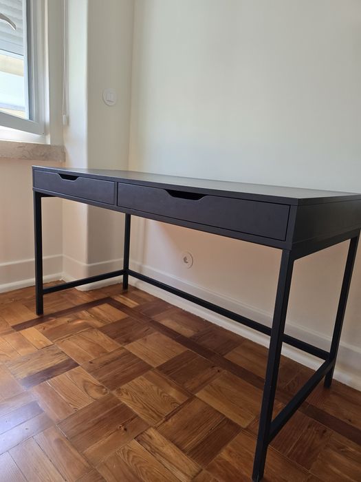 Secretaria Ikea com gavetas