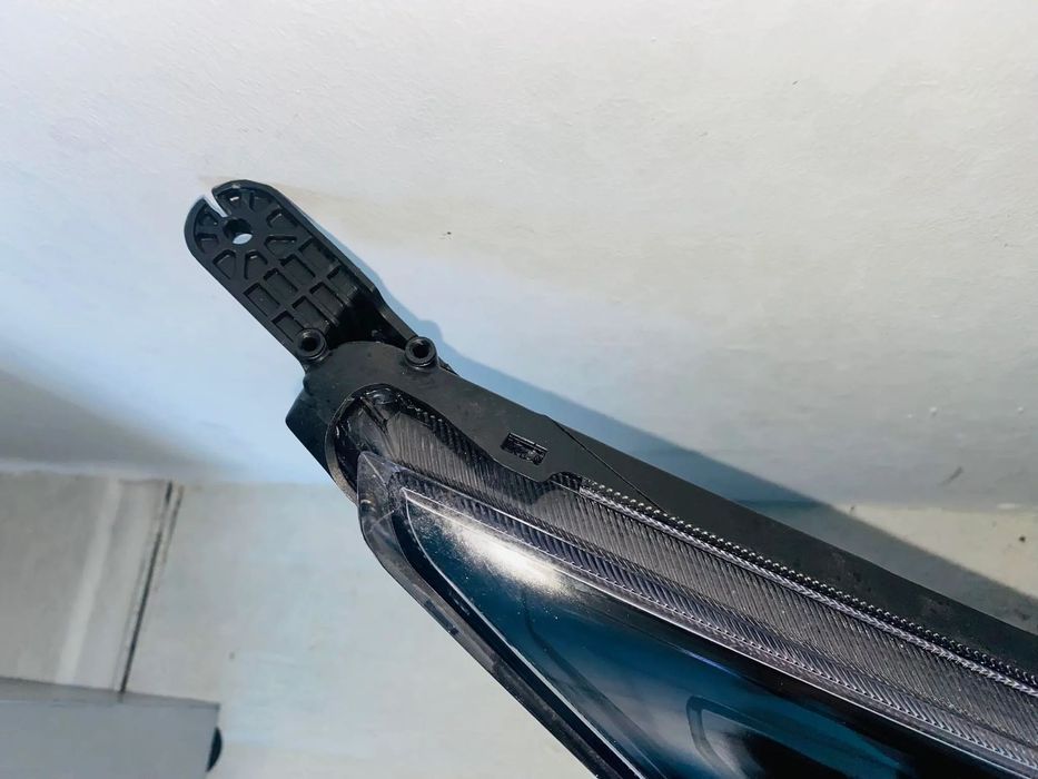 Farol Direito Chevrolet Cruze - 2009 / 2023