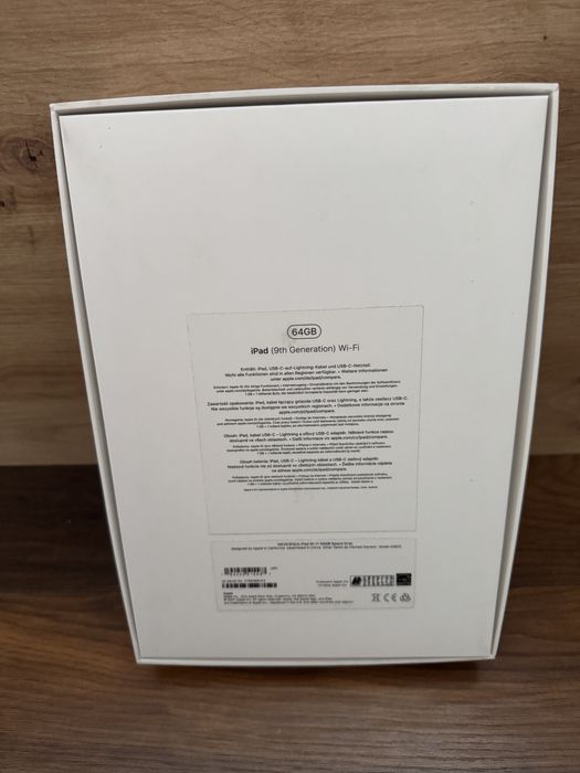 Pudełko po iPad 9 generacji wi fi 64gb - bardzo dobry stan