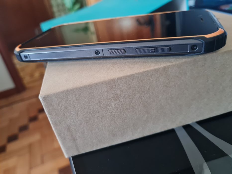 Doogee S40 Dual Sim (3GB+32GB) Preto/Laranja - Livre