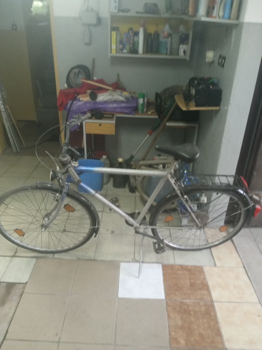 Rower z wąskimi oponami