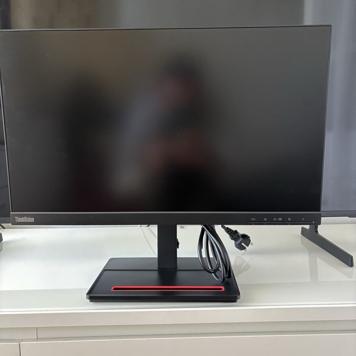 Vendo ecran de pc ThinkVision blacklight 22