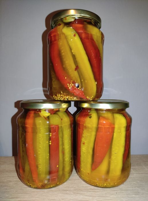 6x Domowe ogórki ćwiartki na ostro z papryczkami chili 720 ml