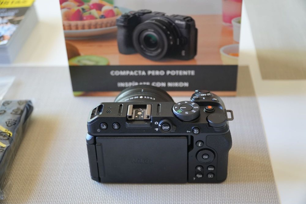 NIKON Z30 com objectiva 16-50 nova