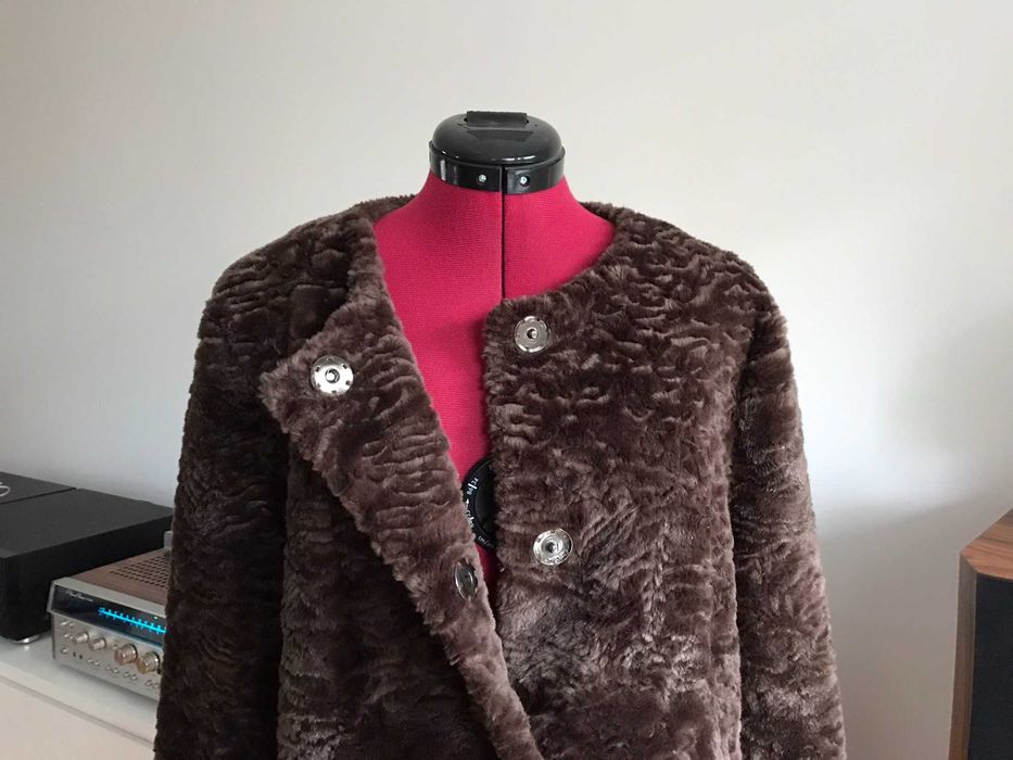 Brązowe futro płaszcz karakuły Scapa 38/40 classic faux fur coat