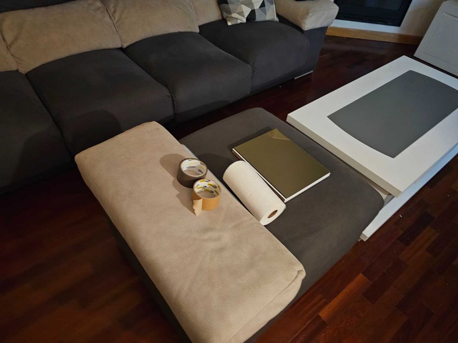 Sofa 4 lugares e puff chaise long reversível