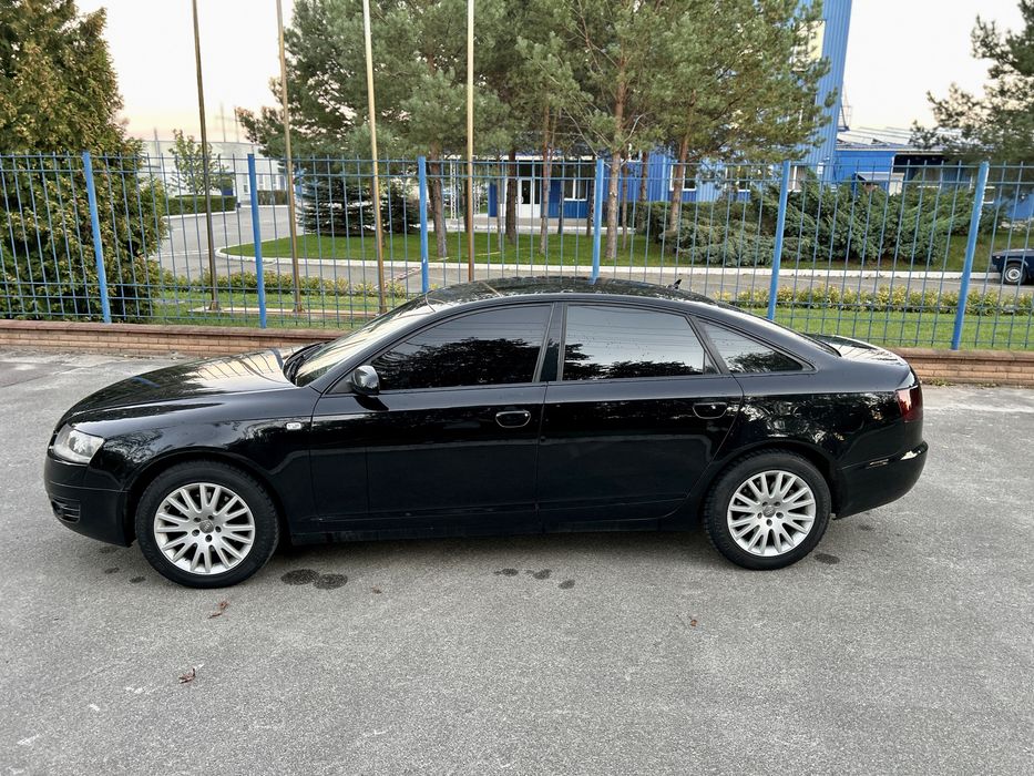 Audi A6 C6.